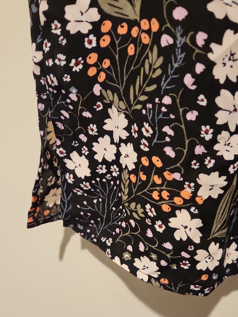 ❤️ NWT! LOFT FLORAL FLUTTER SLEEVE FLOWY BLOUSE / TOP, MEDIUM - Picture 5 of 10